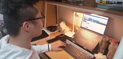 體驗(yàn)“飛”一般的感覺——松江聯(lián)通超高速5G融合專網(wǎng)，保障校園“停課不停學(xué)”